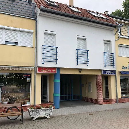 Levendula Apartman Apartamento